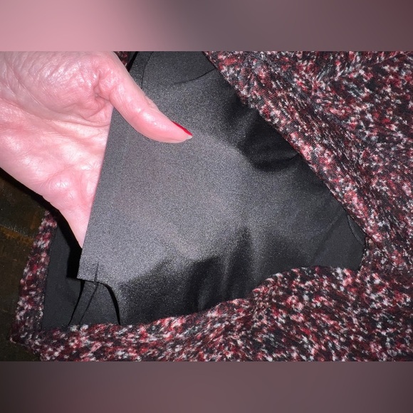 Ann Taylor Women's Red and Black Wool Skirt - Picture 4 of 5